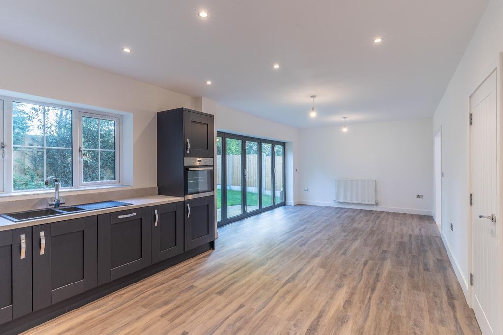 Property photo 3 of 10 3102964
