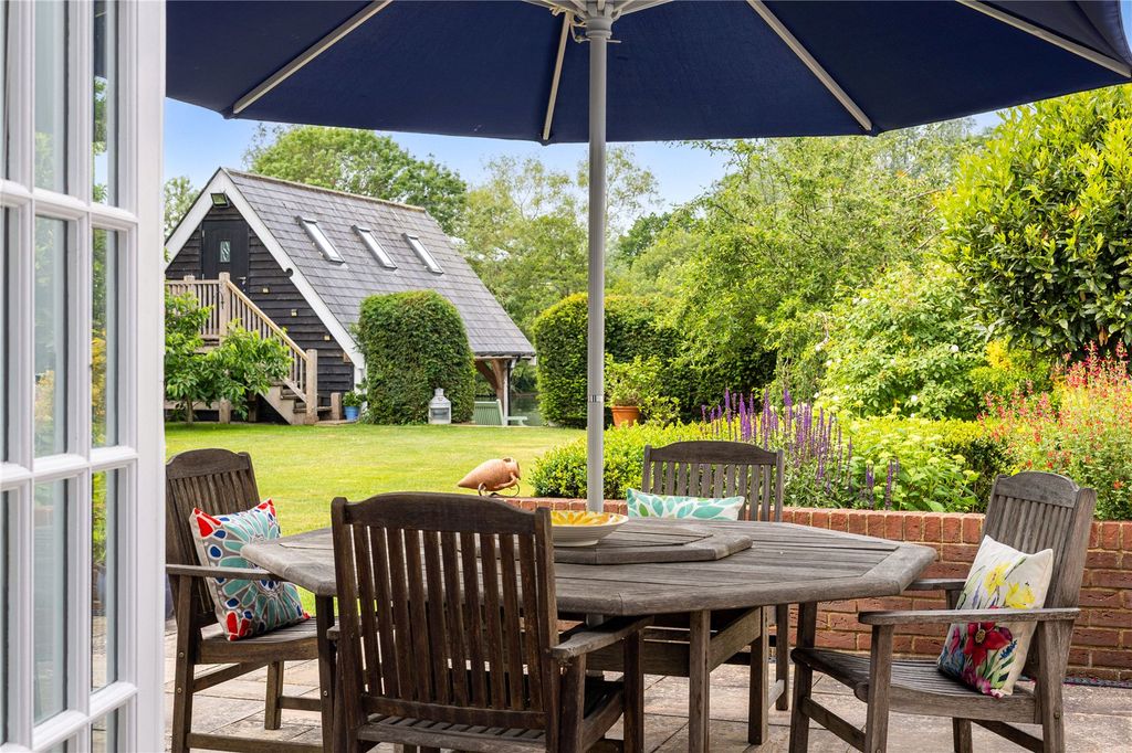 5 bed detached house for saleCamden Place, Bourne End, Buckinghamshire SL8 photo 5