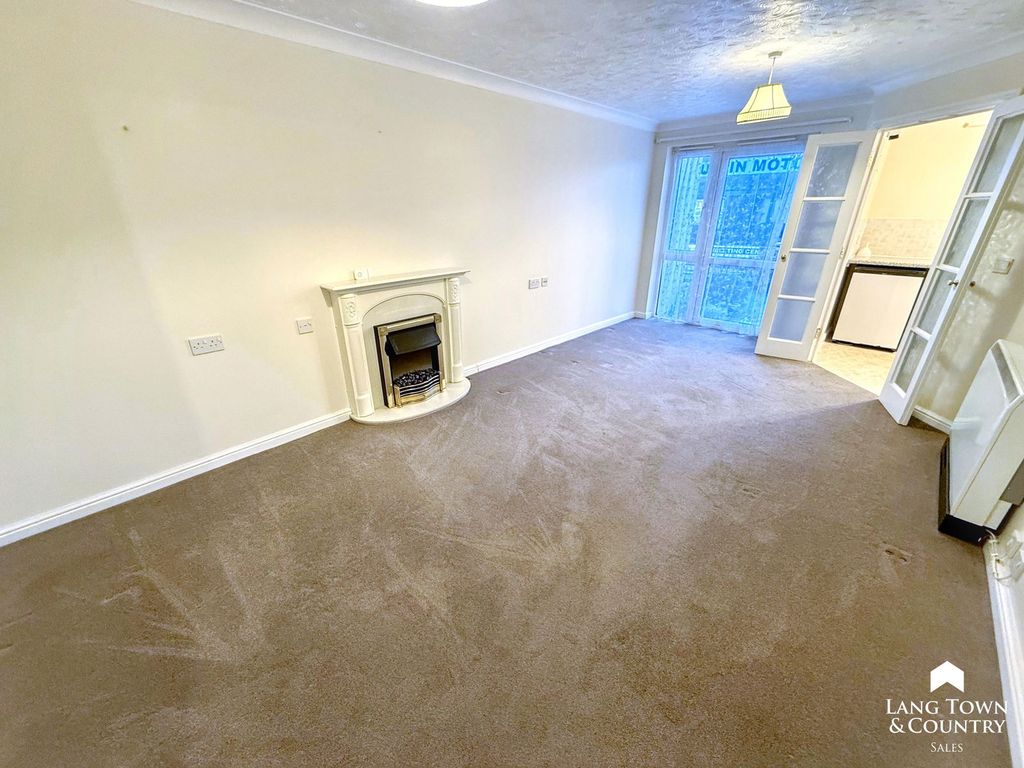 Property photo 2 of 8