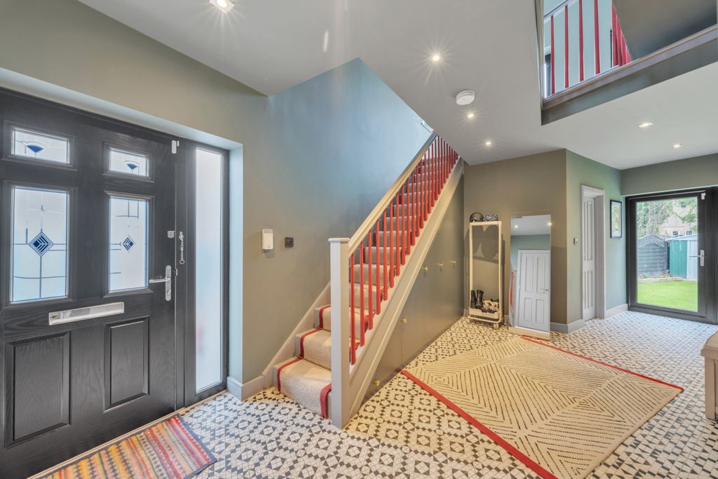 Property photo 3 of 22 Picture No. 12