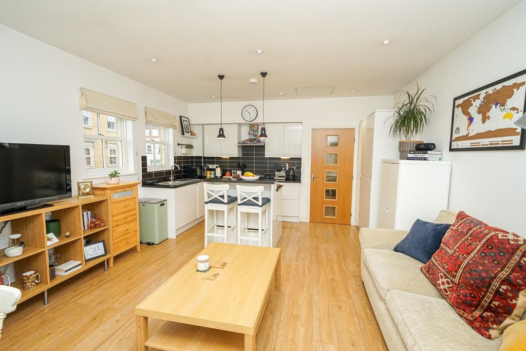 Property photo 3 of 16