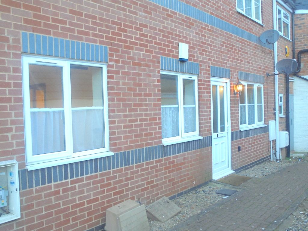 Property photo 2 of 8