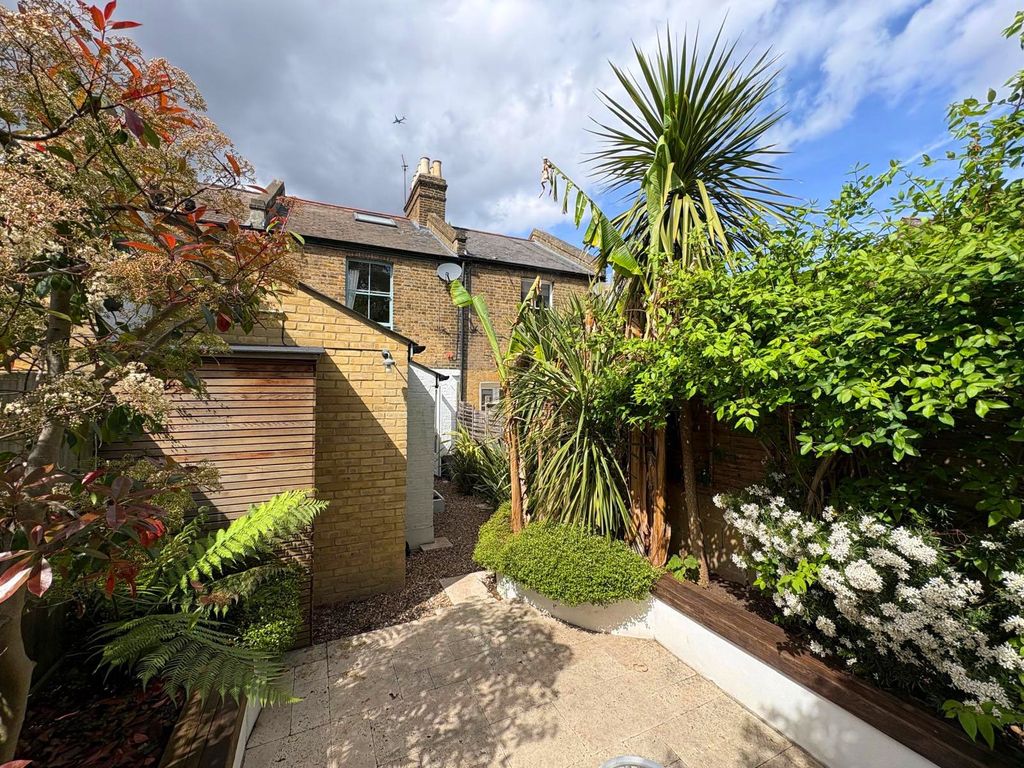 Property photo 3 of 15 Picture No. 24