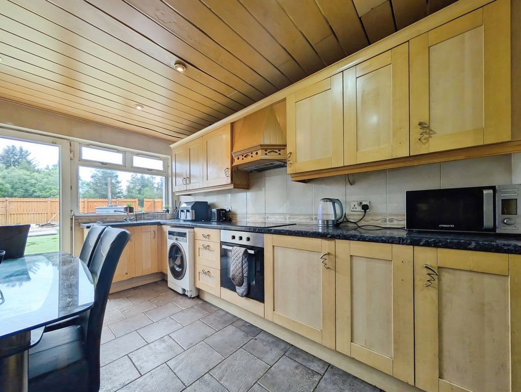 Property photo 3 of 24 Kitchen / Diner