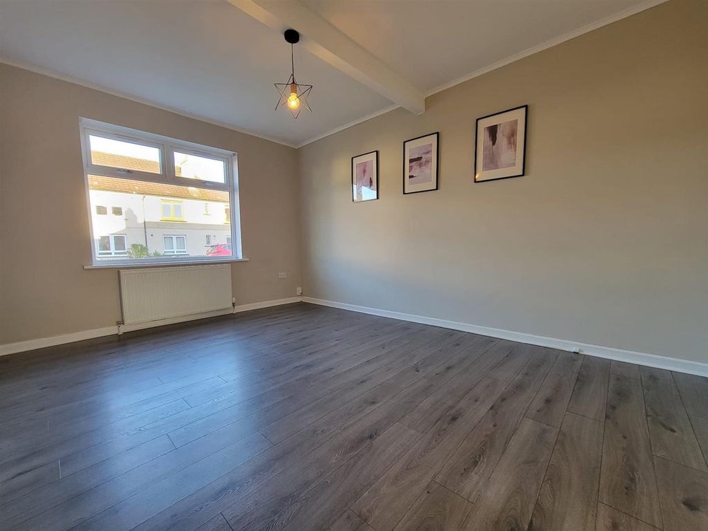 Property photo 2 of 12 Knm0023Levi Lounge (2).Jpg