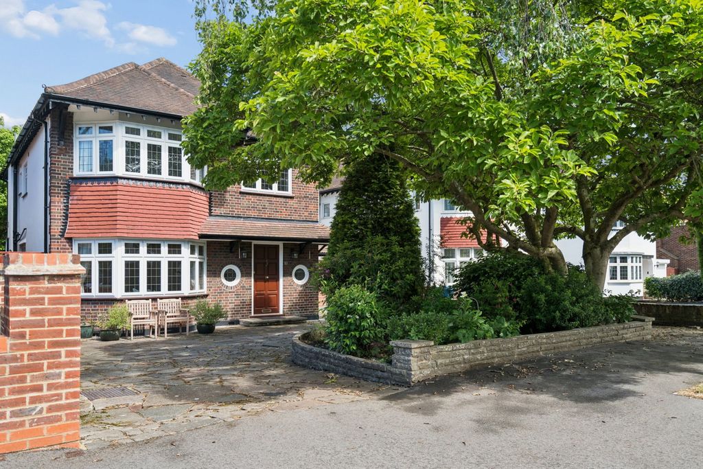 Property photo 1 of 18