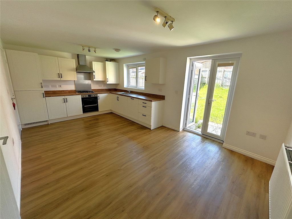Property photo 3 of 14 Kitchen Diner
