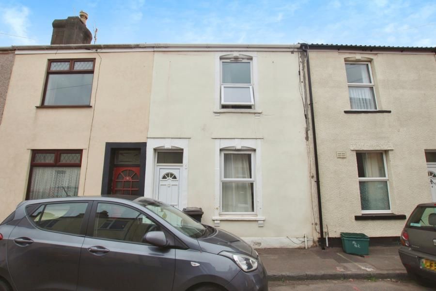 Property photo 1 of 8