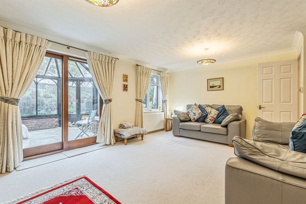 Property photo 3 of 34