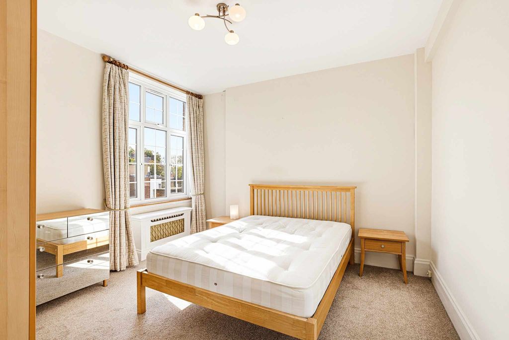 Property photo 3 of 6 Bedroom