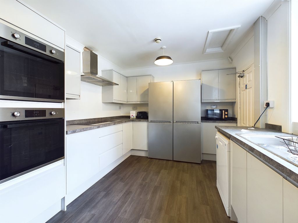 Property photo 2 of 13 Cam03162G0-Pr0127-Still011