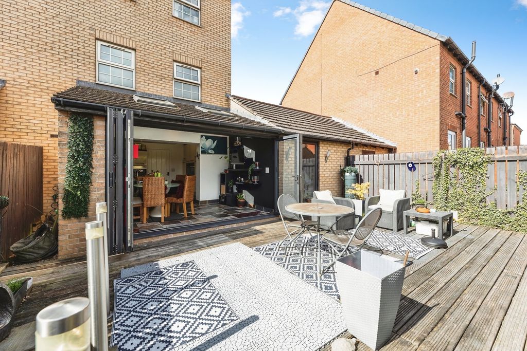 Property photo 2 of 28 Pbox-Img.Jpg