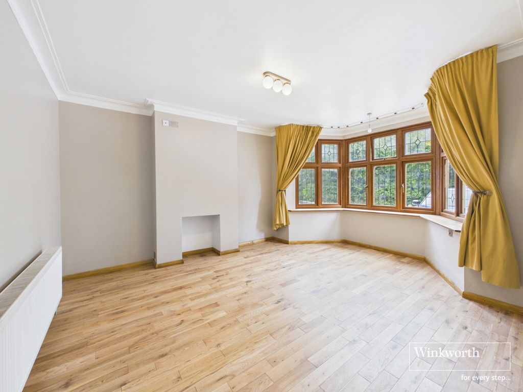 Property photo 2 of 19 Photograph