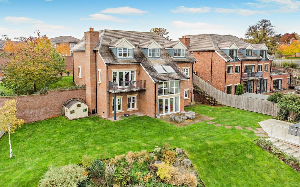 Property photo 2 of 38 Back