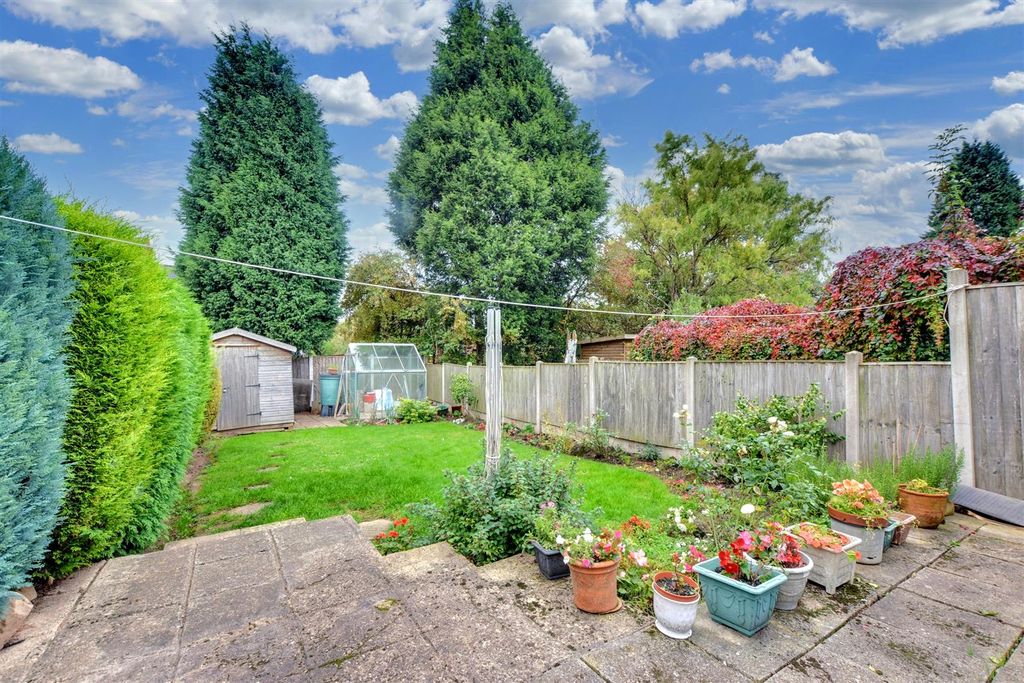 Property photo 2 of 6 Garden_1.Jpeg