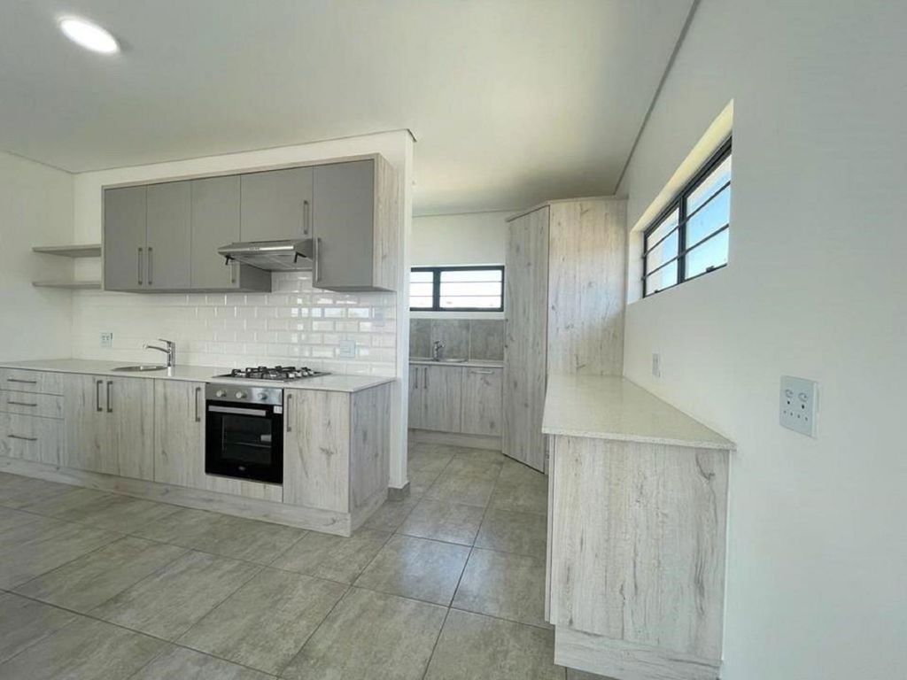 Property photo 3 of 21 1Jf1724642