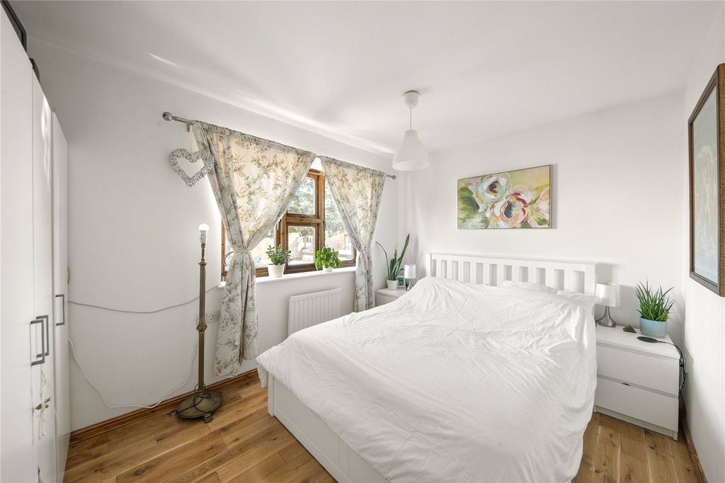Property photo 3 of 21 Picture No. 01