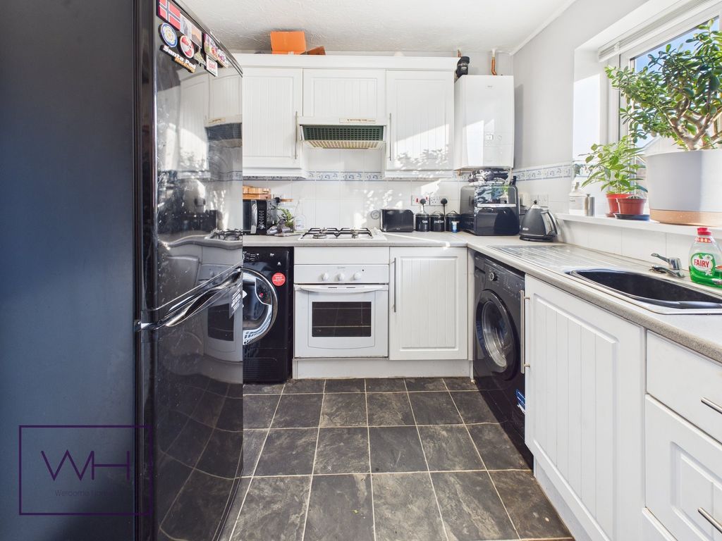 Property photo 3 of 15 Cam03785G0-Pr0329-Still003