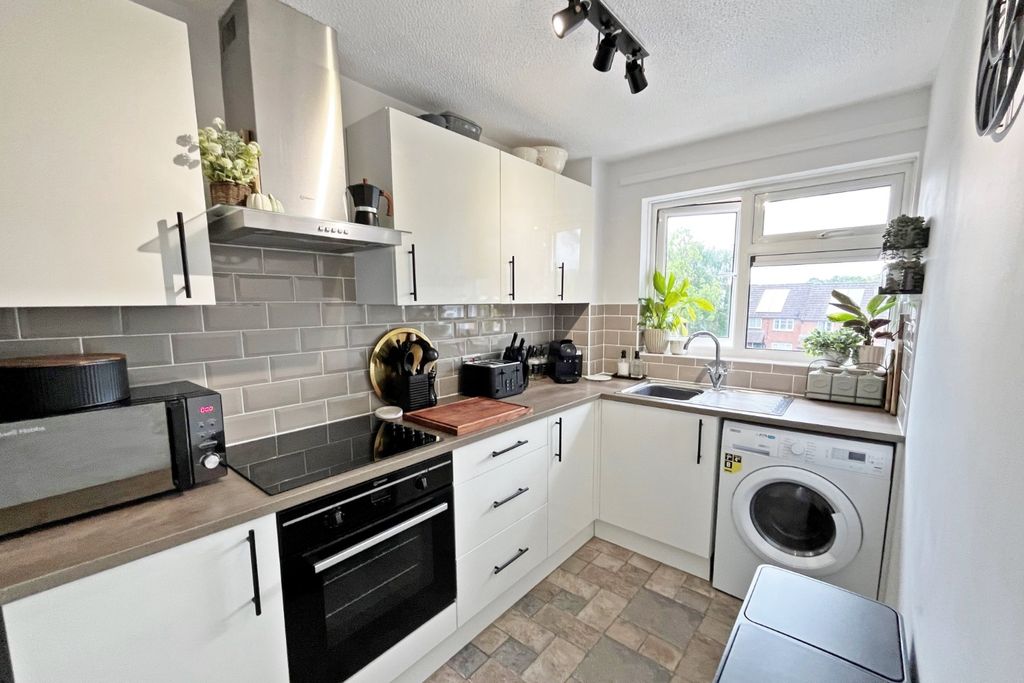 Property photo 2 of 6 5164653