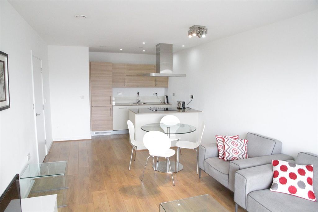 Property photo 1 of 11 Reception Room