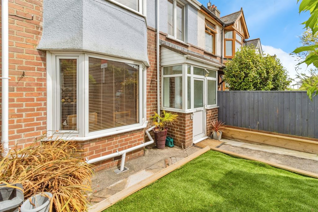 Property photo 1 of 34