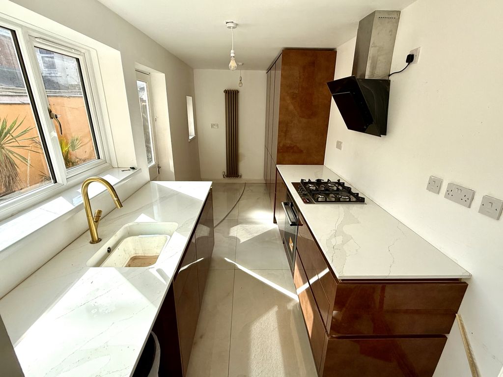 Property photo 2 of 11 Img_0310