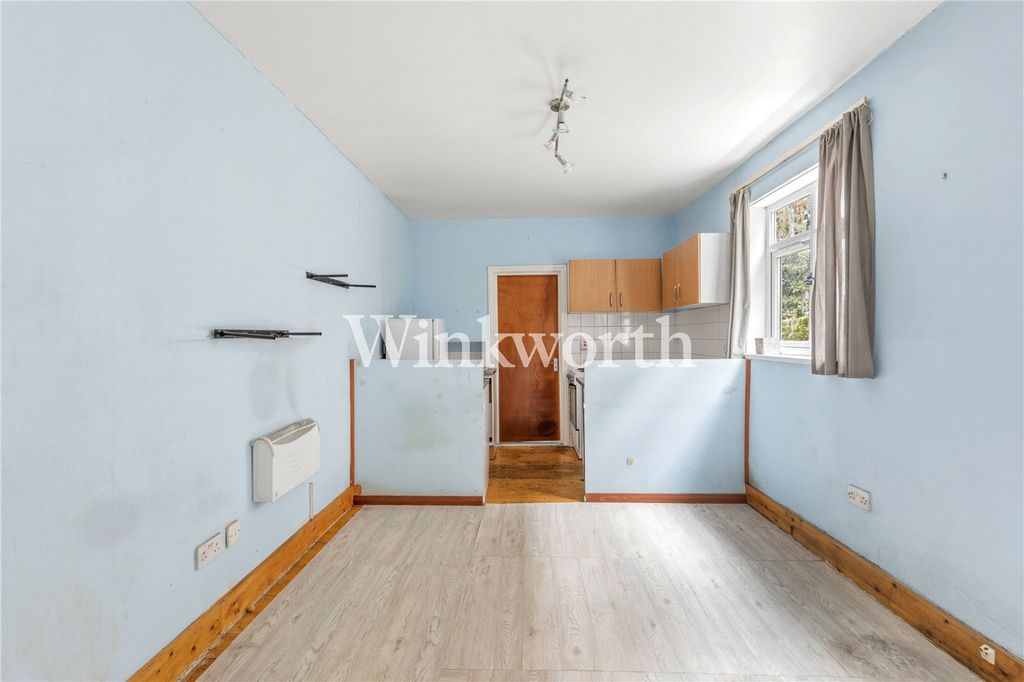 Property photo 3 of 15 Picture No. 05