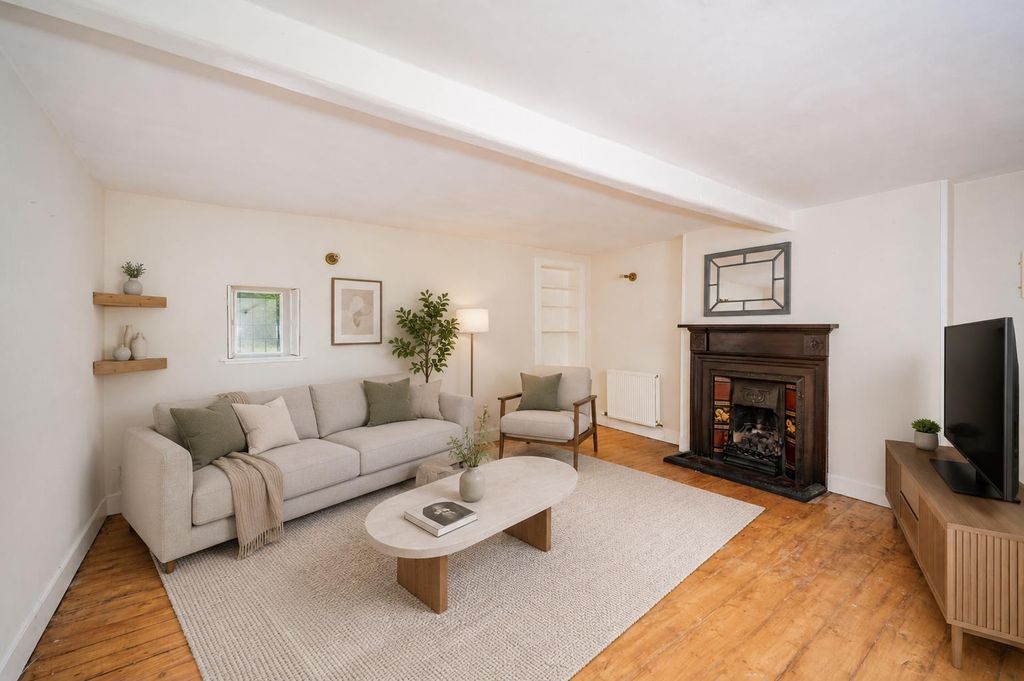 Property photo 2 of 30 Baldovie Vs Living Room.Png