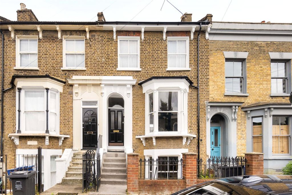 Property photo 1 of 21 Exterior