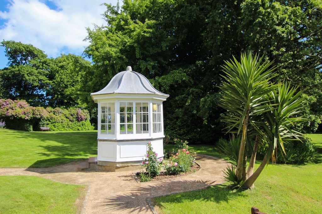 Additional image 17 of 2 bed flat for sale29 Oaklands Manor, St Saviour JE2