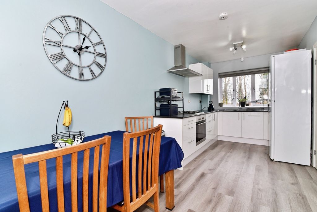 Property photo 3 of 16 Pbox-Img.Jpg