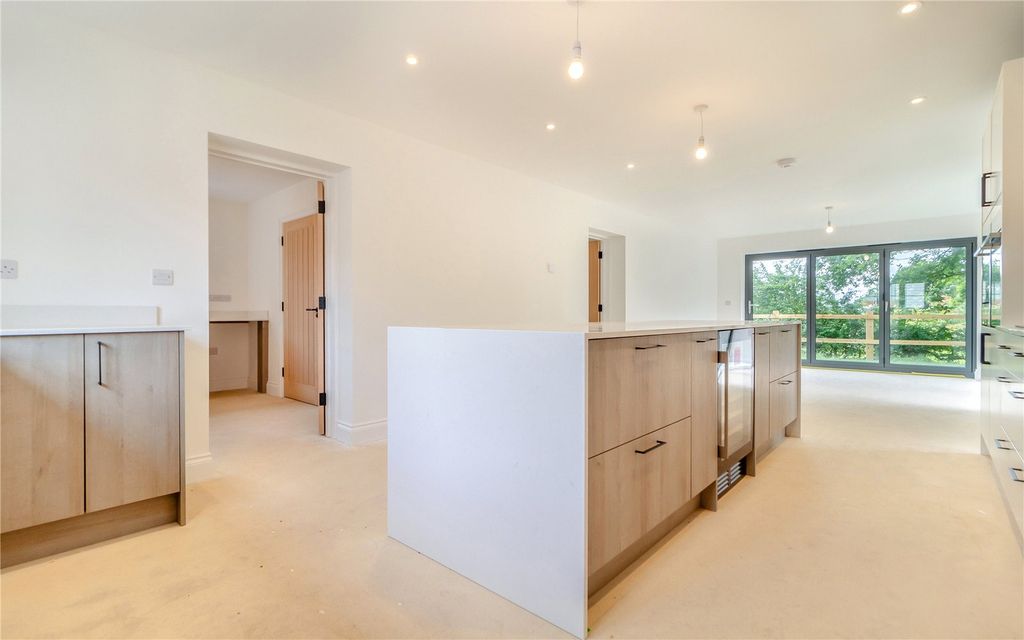 Property photo 3 of 17 Picture No. 05