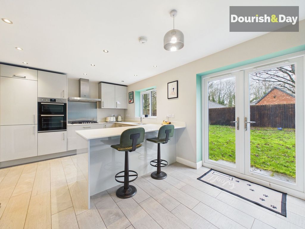 Property photo 2 of 32