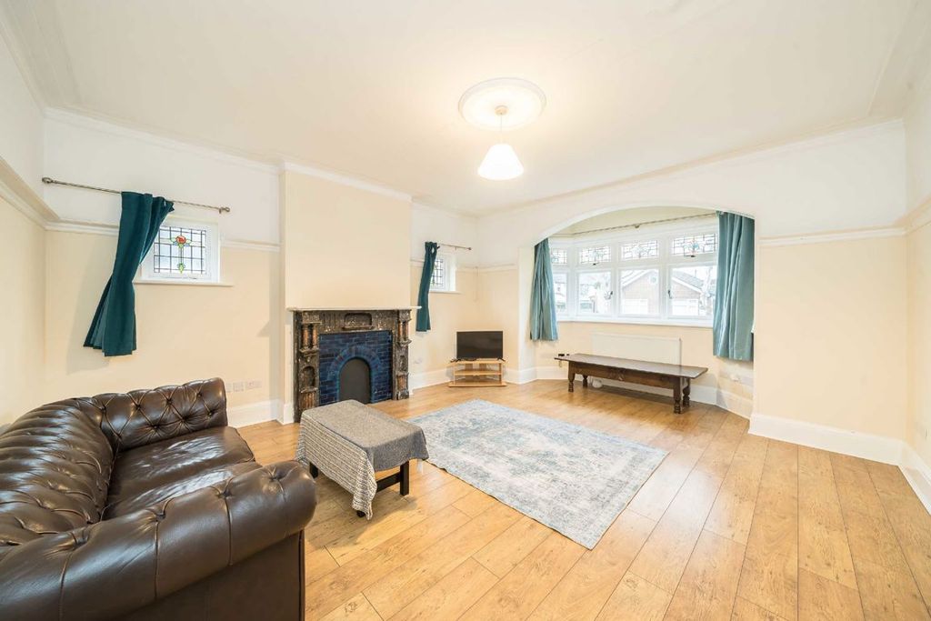 Property photo 2 of 4
