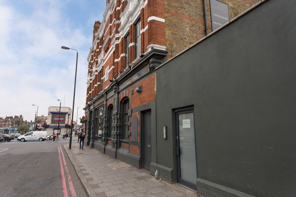 Property photo 1 of 8 Picture No. 15