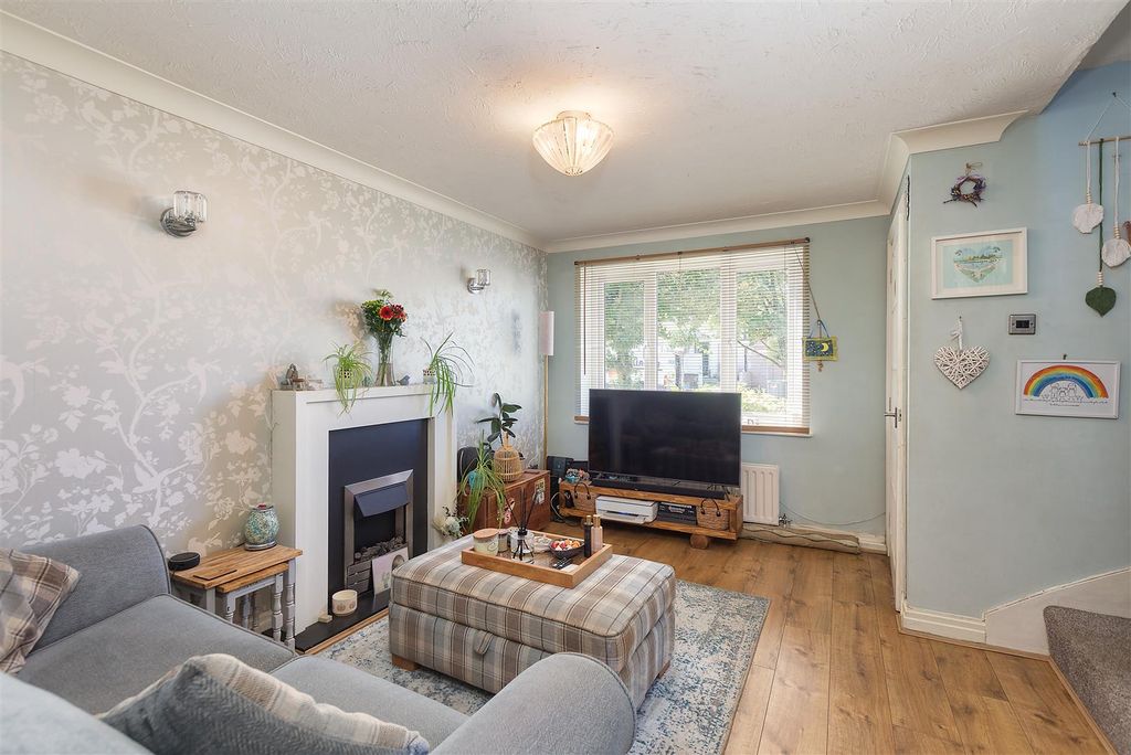 Property photo 2 of 12