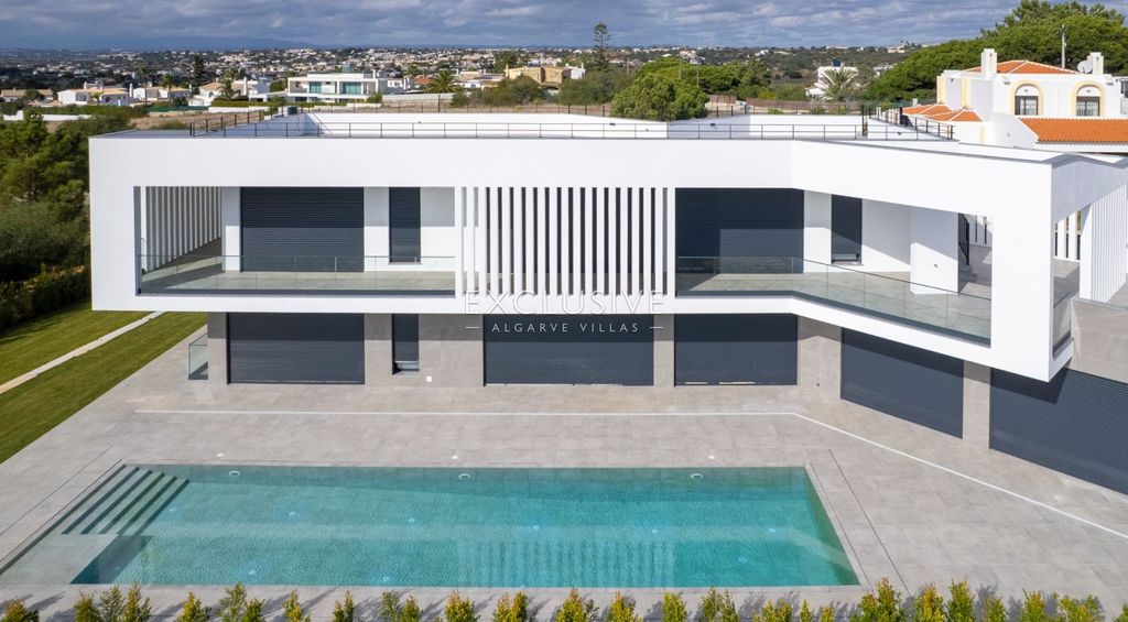 Property photo 1 of 31