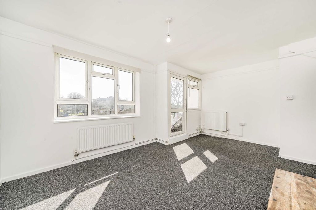 Property photo 3 of 8