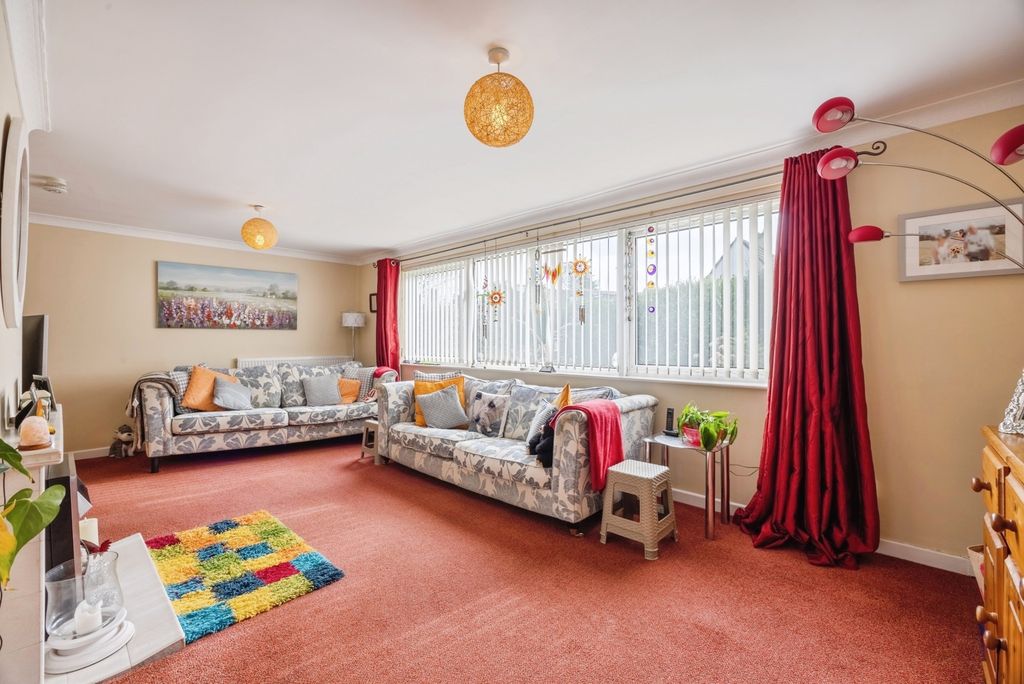 Property photo 2 of 14 Living Room