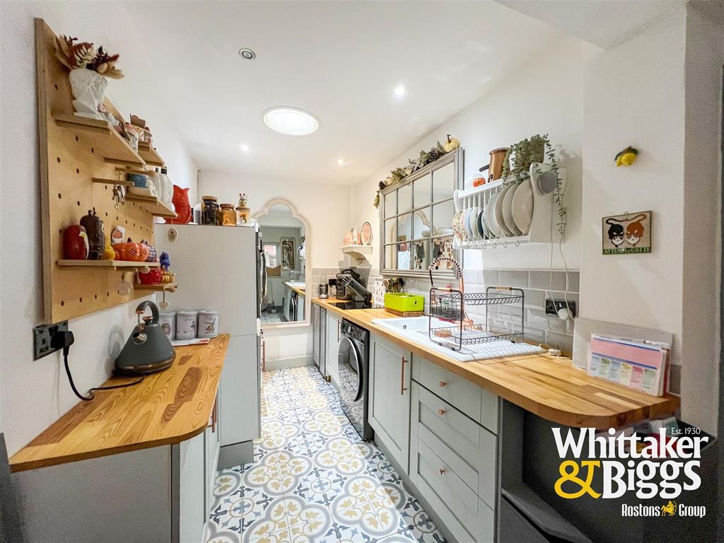 Property photo 2 of 17 Kitchen