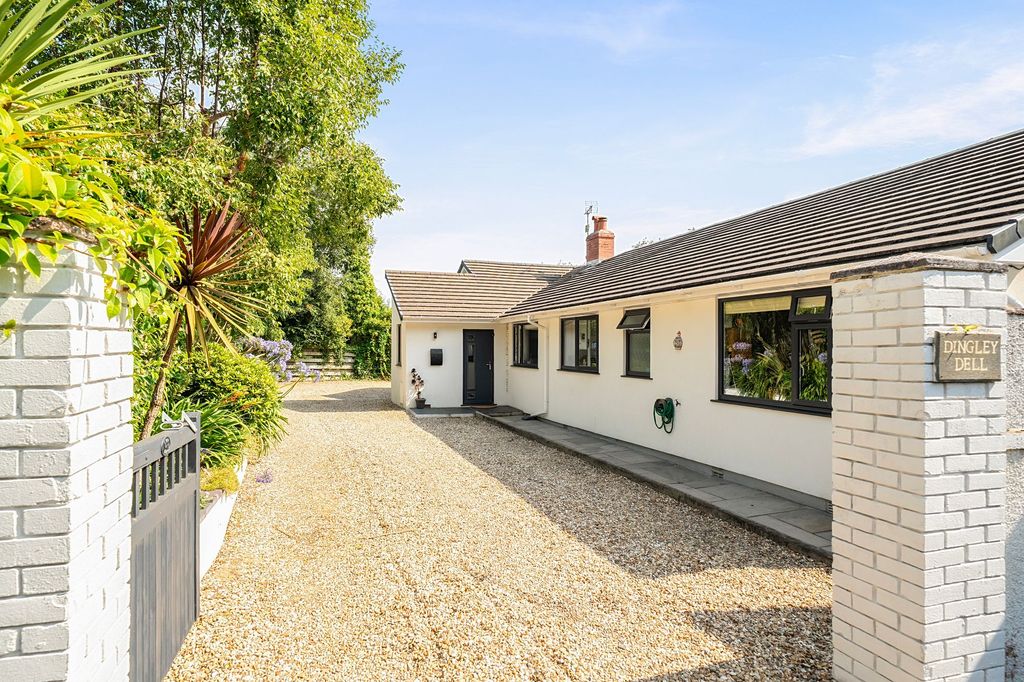 Property photo 1 of 33
