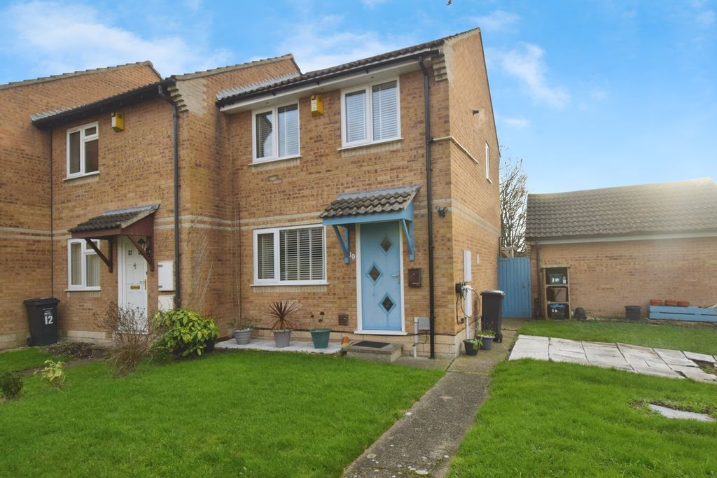 Property photo 1 of 10 Front