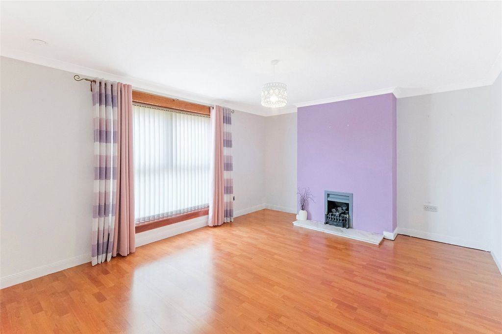 Property photo 2 of 20 Picture No. 18