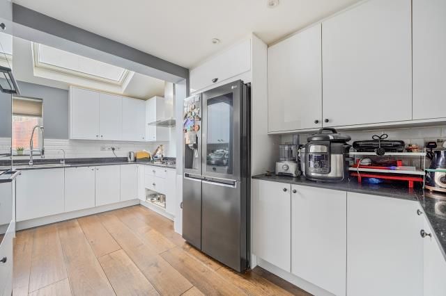 Property photo 2 of 18 Kitchen