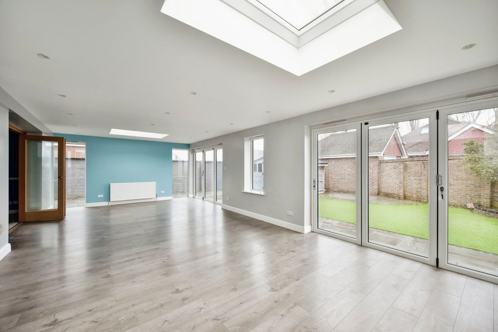 Property photo 3 of 17 Dining Room