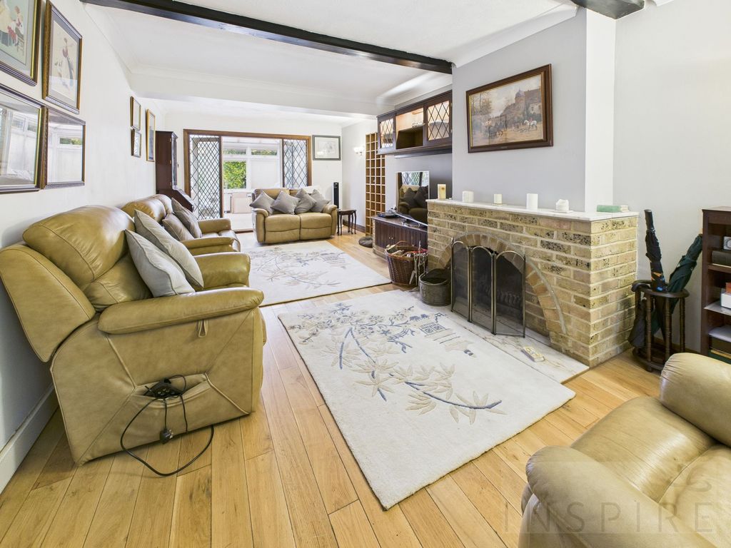 Property photo 2 of 26