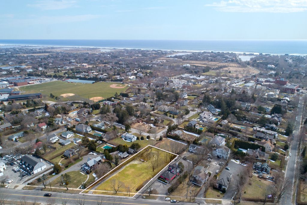 Property photo 1 of 2