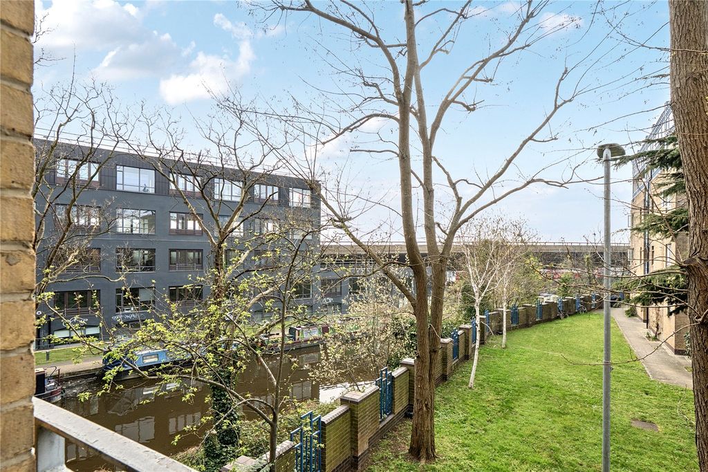 Property photo 2 of 19 Picture No. 11