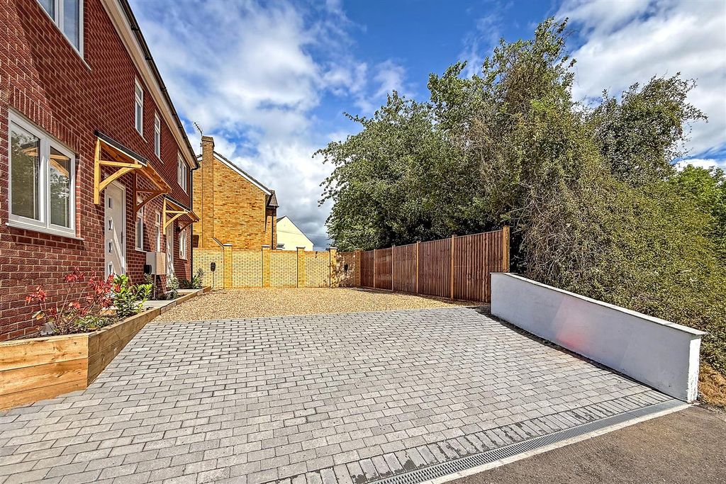 Property photo 3 of 24 Hardwickeplace_Drone-61.Jpg