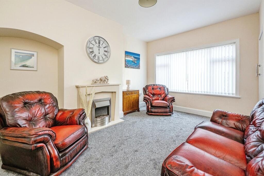 Property photo 2 of 15 Sitting Room